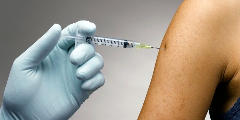 Person receiveing vaccine - What is the difference between a 2-part and 3-part syringe?